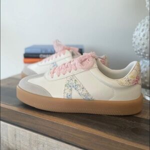 MIA Axel Floral Sneakers
